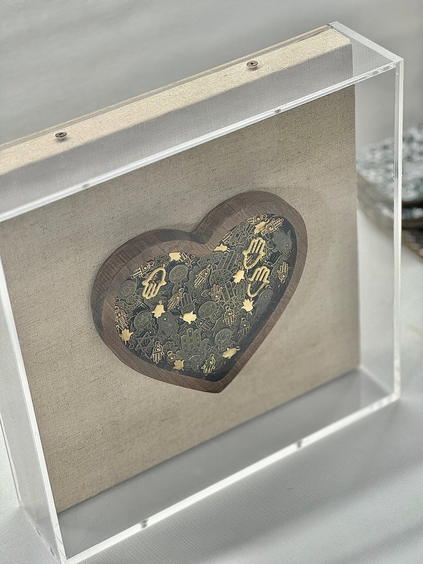 WALL ART | HAMSA Heart - Wood Frame 01 - JEWISHJOY.co