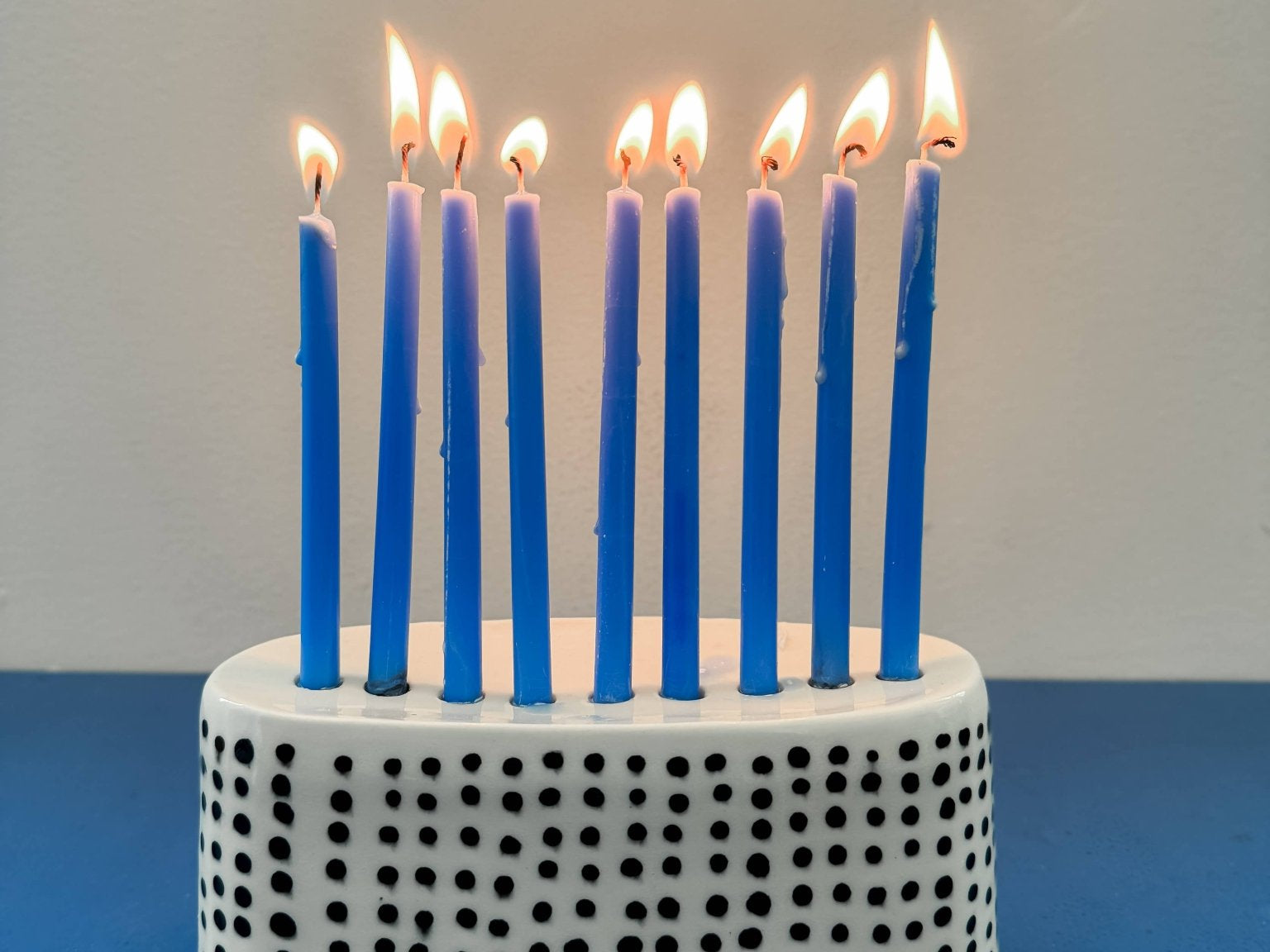 Stria Menorah: Dot - JEWISHJOY.co